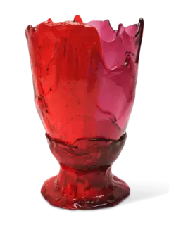 مزهرية مزدوجة على شكل حرف C بتصميم سمكة من جايتانو بيشي