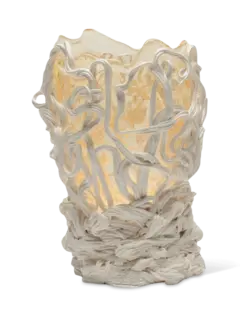 مزهرية سباغيتي من تشكيلة فيش ديزاين من جايتانو بيشي