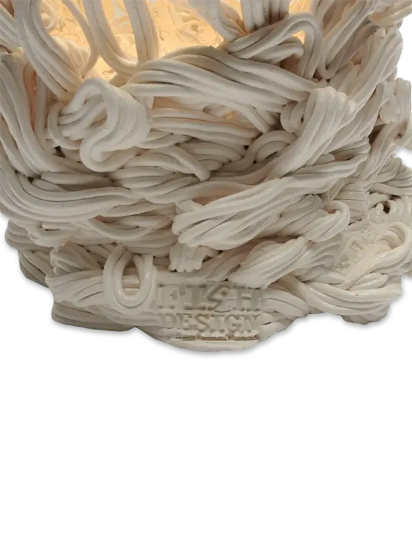 مزهرية سباغيتي من تشكيلة فيش ديزاين من جايتانو بيشي