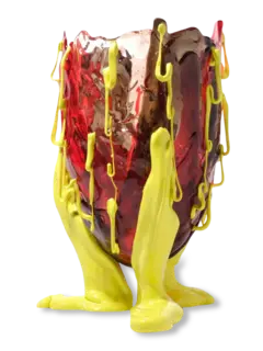 مزهرية سبيشال إكسترا كولور شفافة من تشكيلة فيش ديزاين من جايتانو بيشي