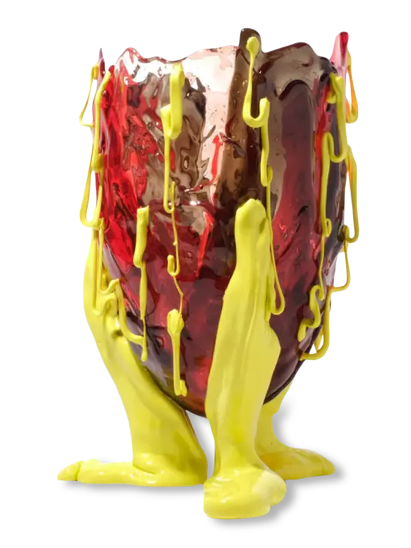 مزهرية سبيشال إكسترا كولور شفافة من تشكيلة فيش ديزاين من جايتانو بيشي