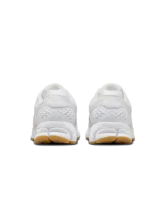 /original/FJ2028-W_NIKE_White_Whit_3.png_convert-240x320