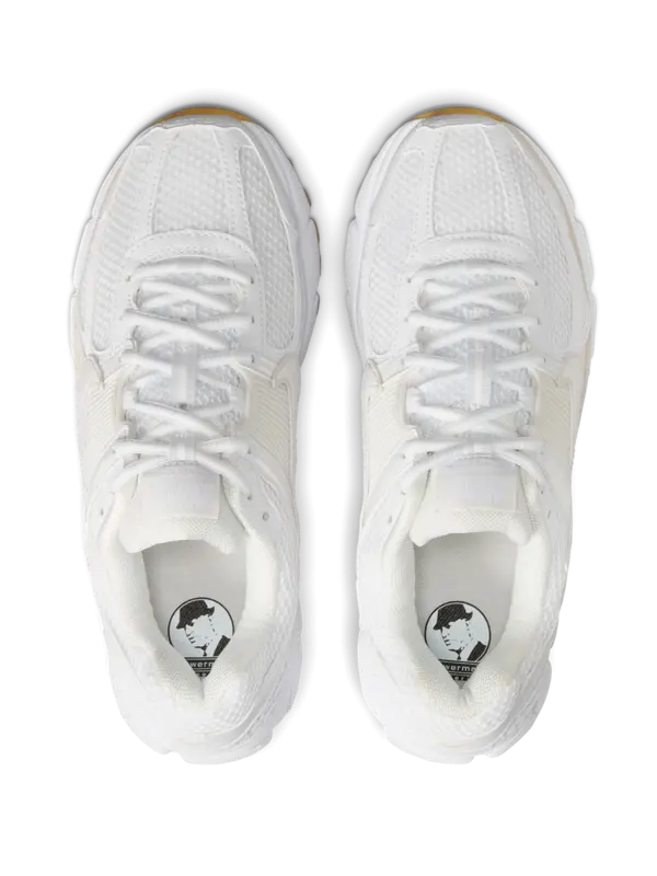 /original/FJ2028-W_NIKE_White_Whit_5.png_convert-600x800