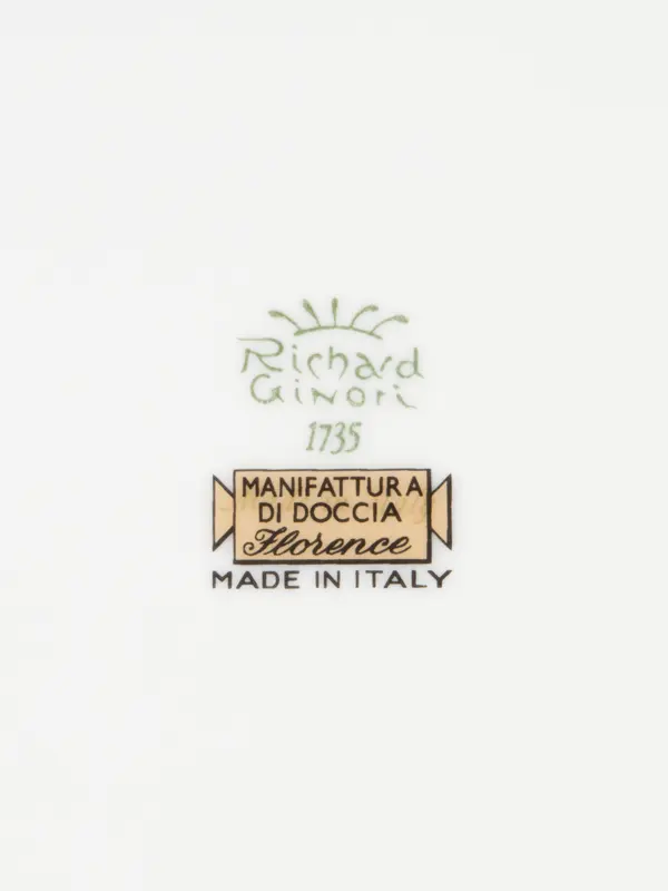 طبق مسطح مستدير من تشكيلة جراندوكا كورانا