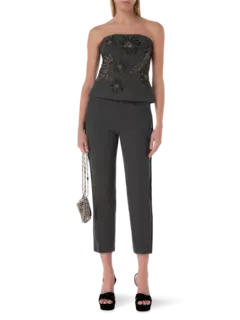 بنطال بقصة أرجل ضيقة