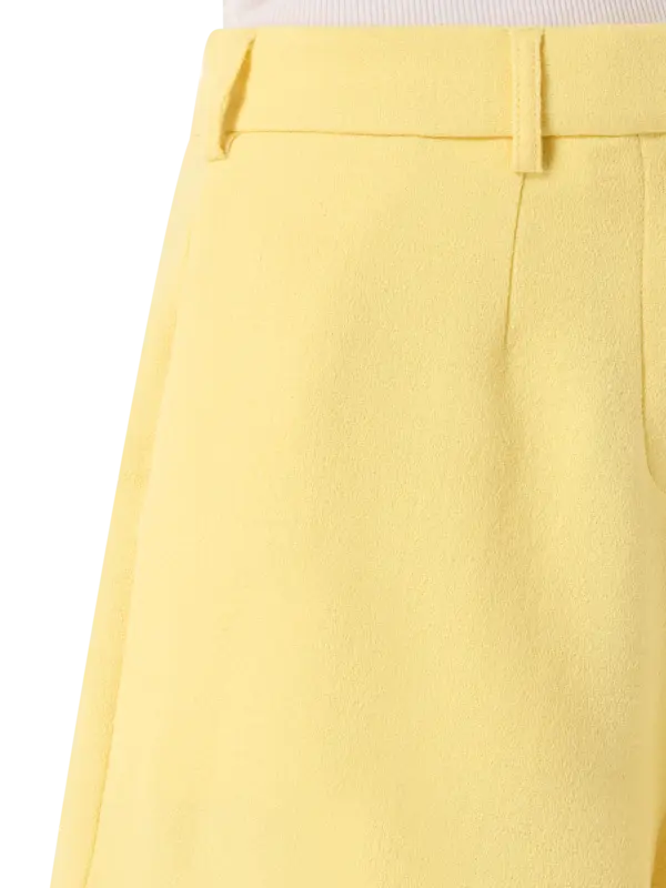 شورت جينا من الصوف بخصر مرتفع