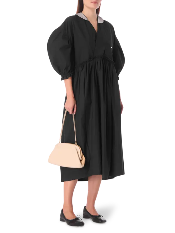 فستان جينزا متوسط الطول