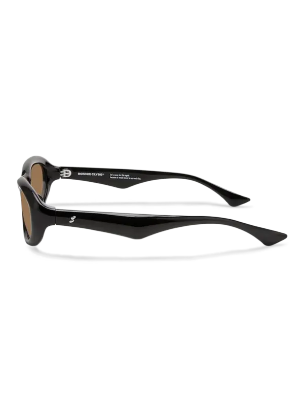 /original/GROUPIE_BONN_Black Brow_4.png_convert-600x800