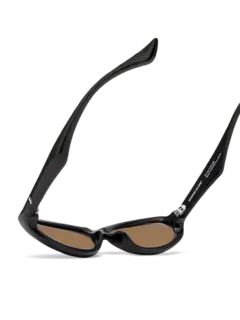/original/GROUPIE_BONN_Black Brow_6.png_convert-240x320