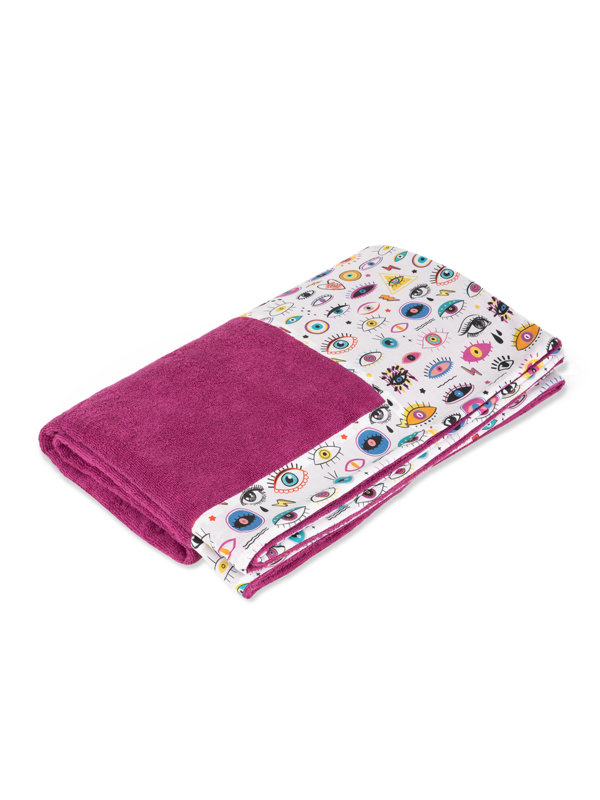 Starry Eyes Fuchsia Head 2 Toe Beach Towel