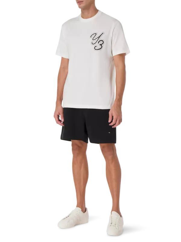 شورت مزين بشعار