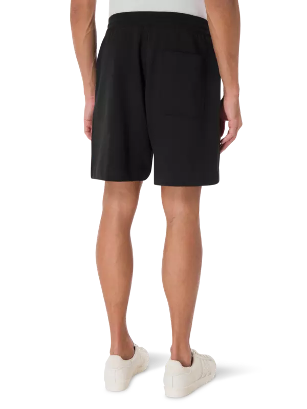 شورت مزين بشعار