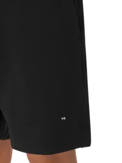 شورت مزين بشعار