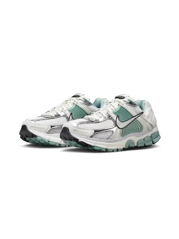 /original/HF1877-W_NIKE_Summit Whi_2.png_convert-600x800