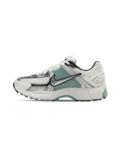 /original/HF1877-W_NIKE_Summit Whi_4.png_convert-240x320