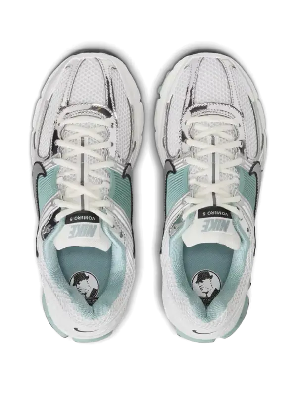 /original/HF1877-W_NIKE_Summit Whi_5.png_convert-600x800