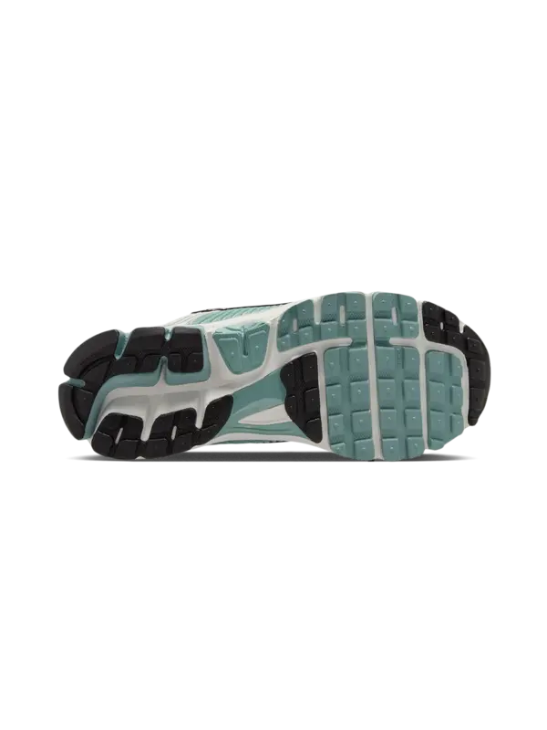 /original/HF1877-W_NIKE_Summit Whi_6.png_convert-600x800