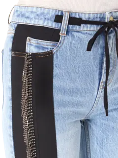 بنطال جينز بوي فريند أوكي مزين بشراشيب من الكريستال