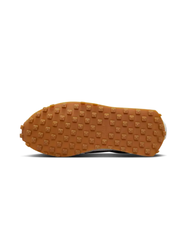 /original/HF3227-W_NIKE_Summit Whi_6.png_convert-600x800