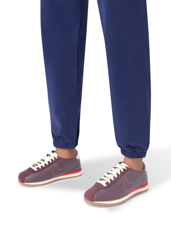 /original/HQ1841-W_NIKE_Burgundy C_2.png_convert-600x800