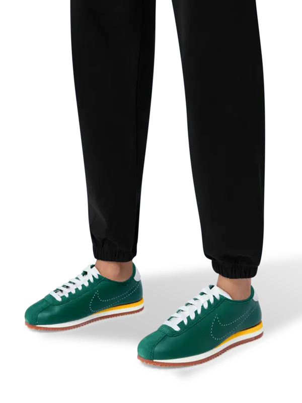 /original/HQ1841-W_NIKE_Gorge Gree_2.png_convert-600x800