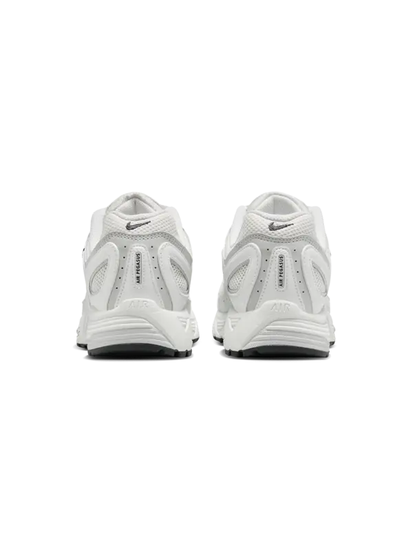 /original/HQ5718-W_NIKE_Summit Whi_3.png_convert-600x800