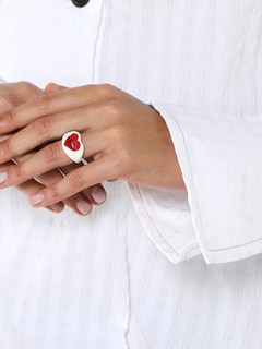 White & Red Lip-shaped Ring