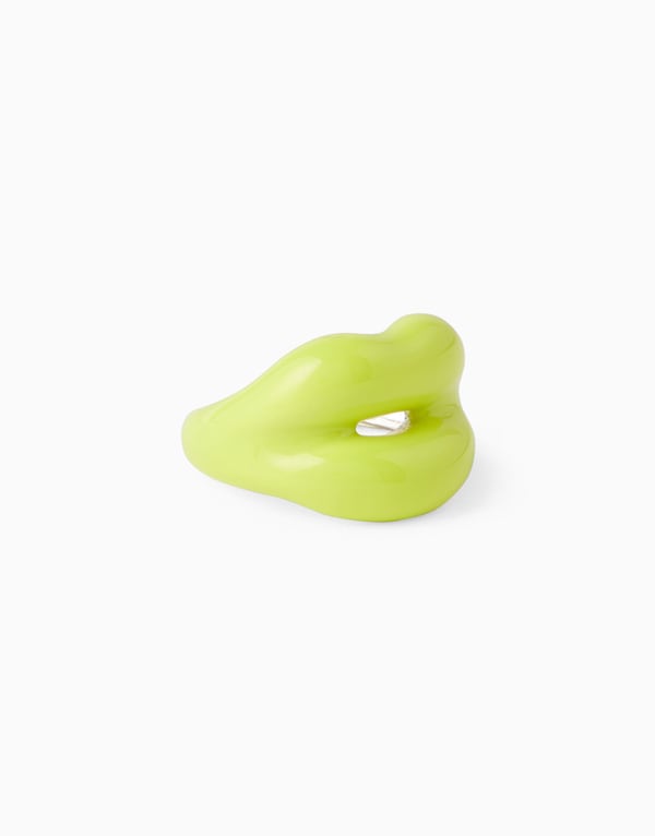 Yellow Lip-shaped Ring