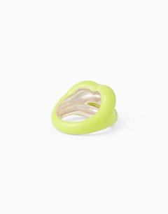Yellow Lip-shaped Ring
