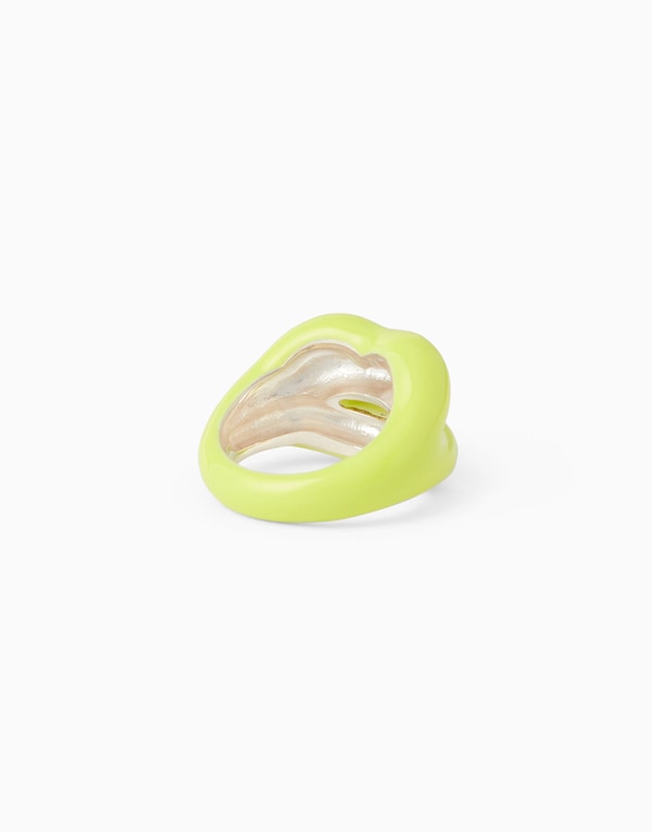 Yellow Lip-shaped Ring