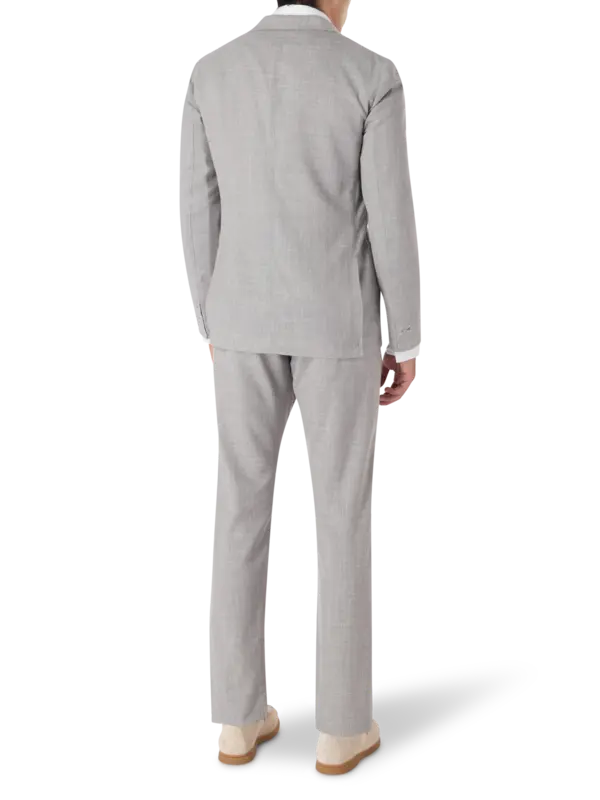 بدلة بصف واحد من الأزرار