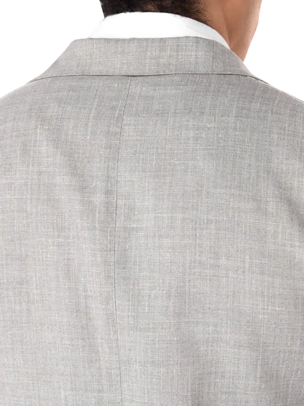 بدلة بصف واحد من الأزرار