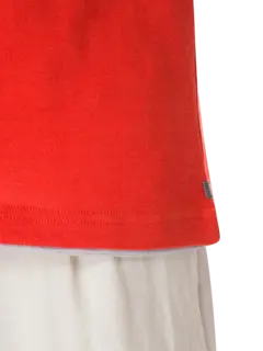 تيشيرت بفتحة رقبة مستديرة