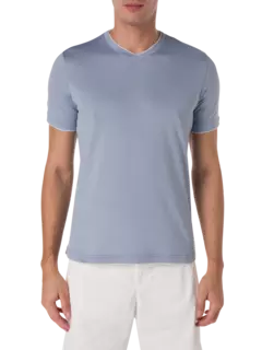 تيشيرت برقبة على شكل حرف V