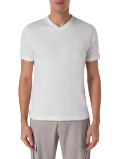 تيشيرت برقبة على شكل حرف V