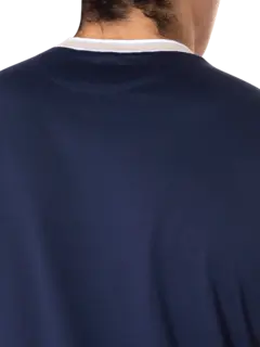 تيشرت من قطن الجيزة بفتحة رقبة مستديرة