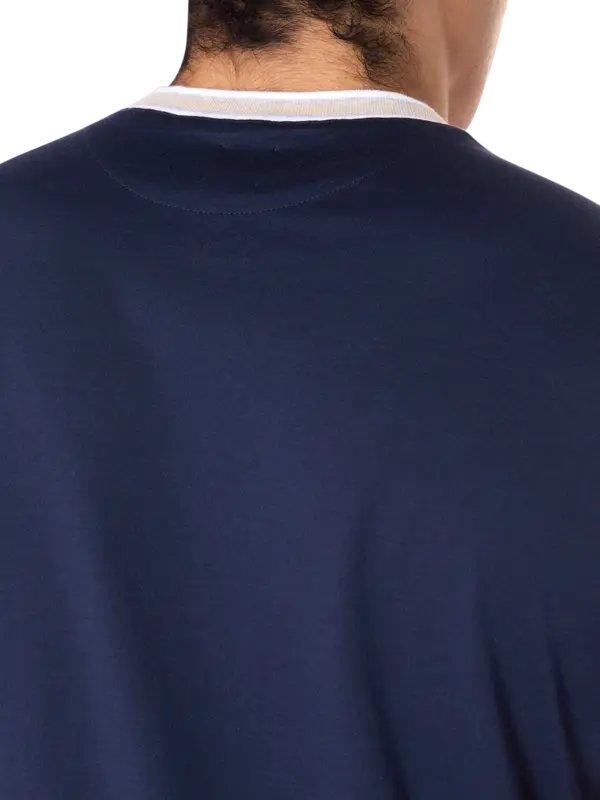 تيشرت من قطن الجيزة بفتحة رقبة مستديرة