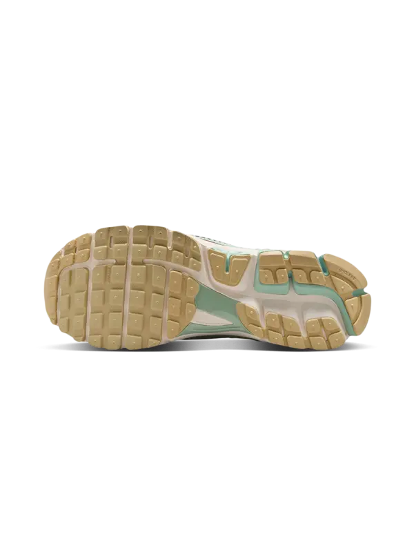 /original/IB2987-M_NIKE_Team Gold_6.png_convert-600x800
