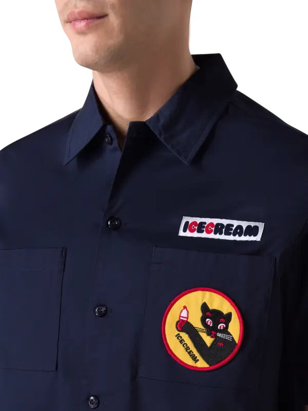 قميص ويترس كامب بياقة