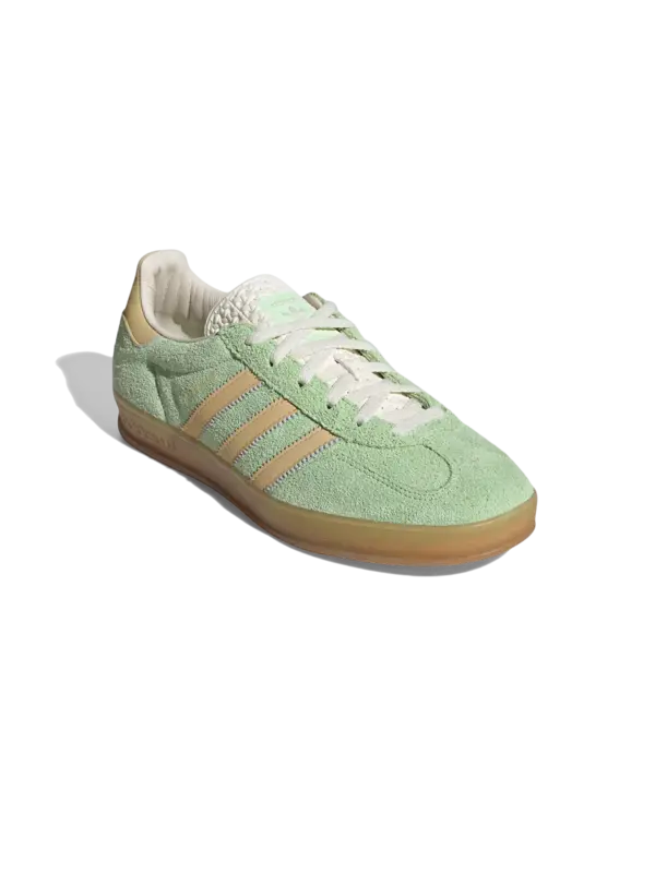 سنيكرز جازيل للأماكن الداخلية