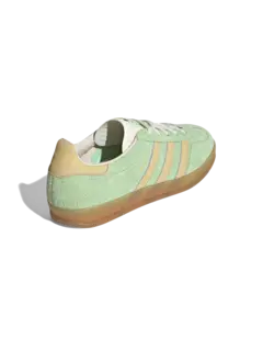 سنيكرز جازيل للأماكن الداخلية