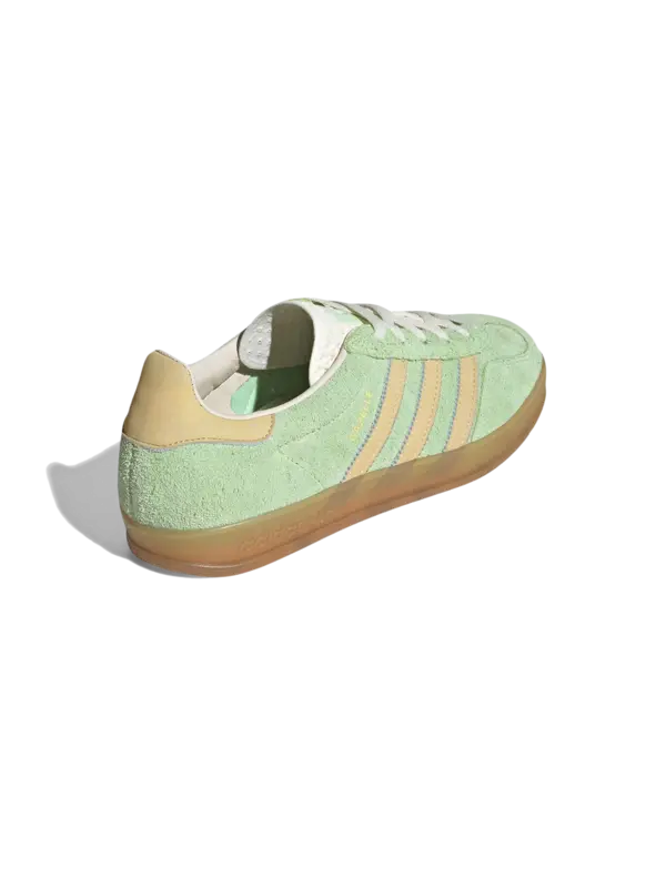 سنيكرز جازيل للأماكن الداخلية