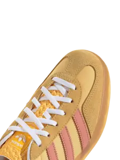 سنيكرز جازيل للأماكن الداخلية