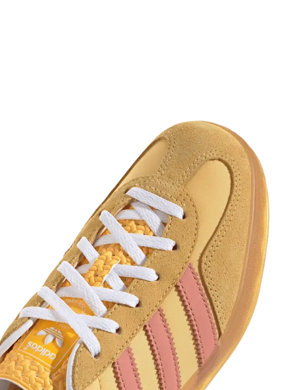 سنيكرز جازيل للأماكن الداخلية