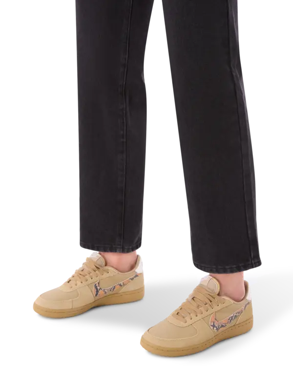 /original/IF0667-M_NIKE_Parachute_2.png_convert-600x800