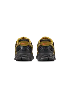 /original/IH1344-M_NIKE_OliveFlak_3.png_convert-240x320