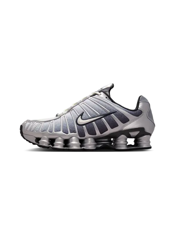 /original/IH4466-M_NIKE_MtlcSilve_4.png_convert-600x800