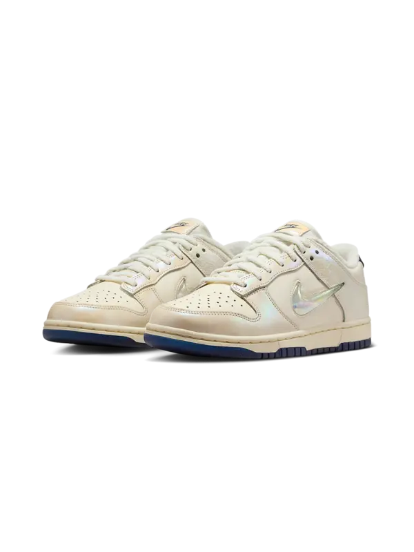 /original/IM6571-W_NIKE_SoftPearl_2.png_convert-600x800