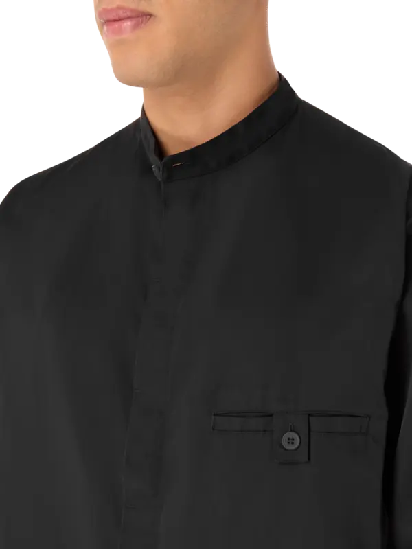 قميص من النيلون والتويل