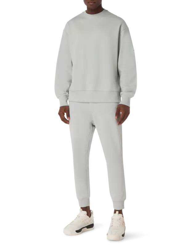 سويت شيرت بفتحة رقبة مستديرة مزين بشعار